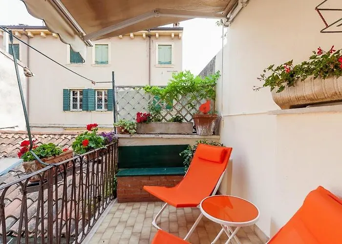 شقة La Terrazza Sul Teatro فيرونا