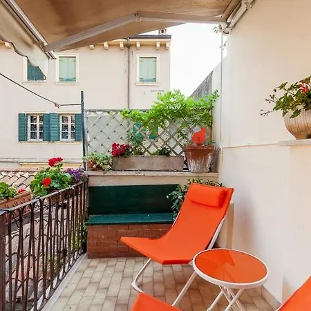 Apartment La Terrazza Sul Teatro Verona